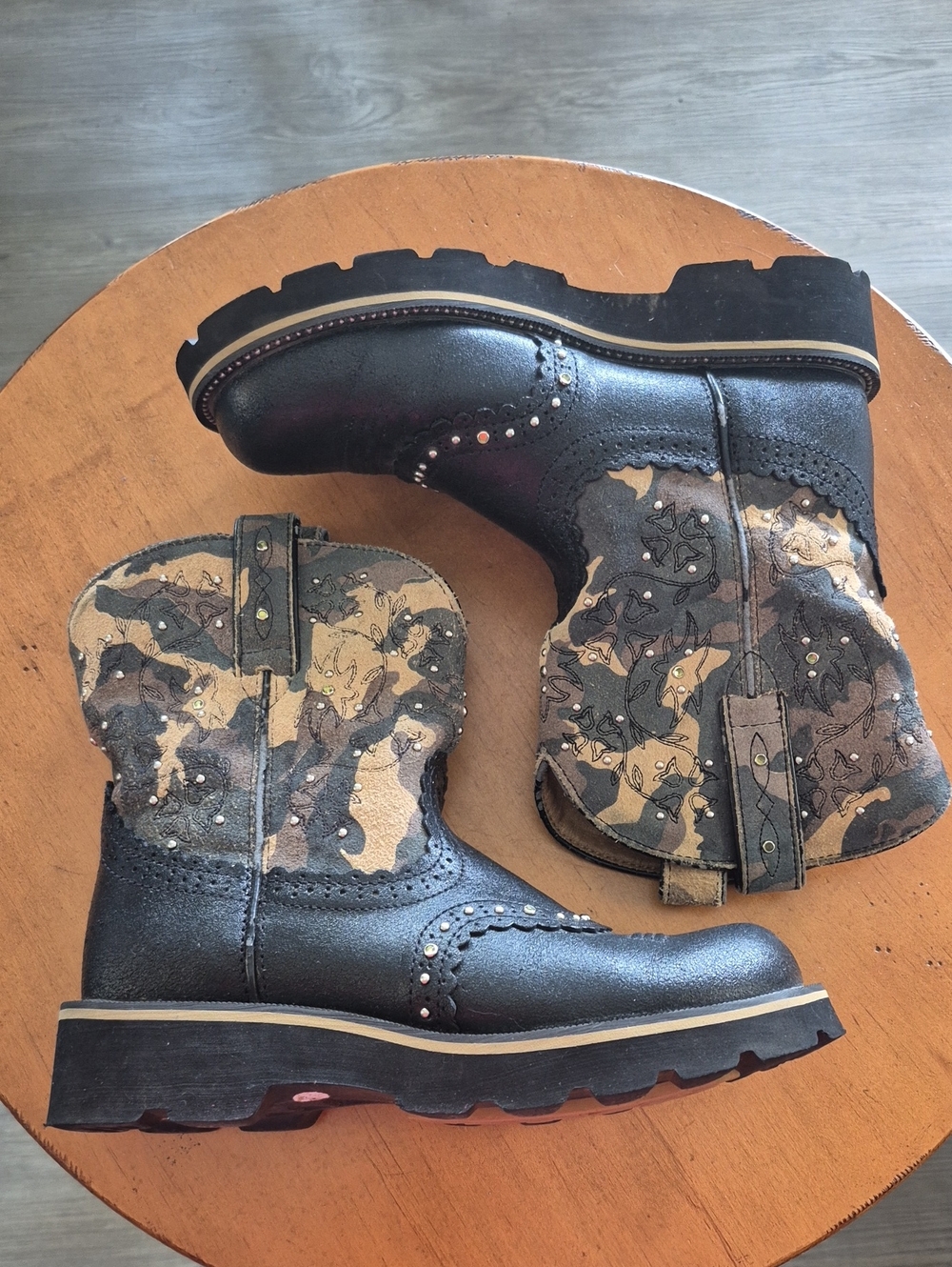Ariat Fatbaby Black and Tan Camo Western Boots with Stud Accents. Size 8.5 - Picture 2 of 13